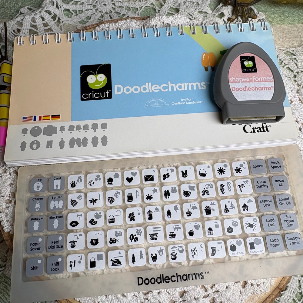Cricut Doodlecharms 2006 Cartridge Overlay Booklet Charm